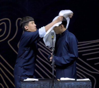 尚九熙＆何九华
他们_