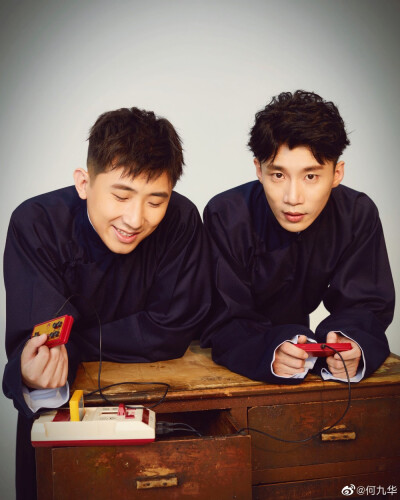 尚九熙＆何九华
他们_