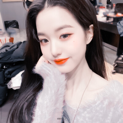 ＊張 元 英
I'M WAITING 愛 慕 未 停
‖＊