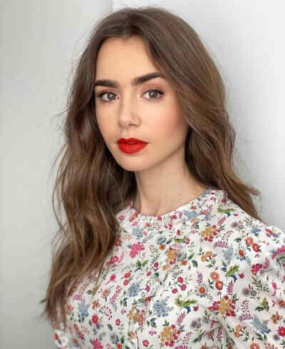 【美女安利】
莉莉柯林斯｜ins：lilyjcollins
Lily Collins｜欧美女神｜好莱坞｜netflix｜女头｜头像｜手机壁纸｜ins搬运｜模特｜明星｜金发｜白雪公主之魔镜魔镜｜爱你，罗茜｜骨瘦如柴｜悲惨世界｜艾米丽在巴黎｜…