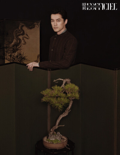 胡歌 x 《时装男士》2020年10月封面
水墨国风大片
摄影：布法罗的树孙郡