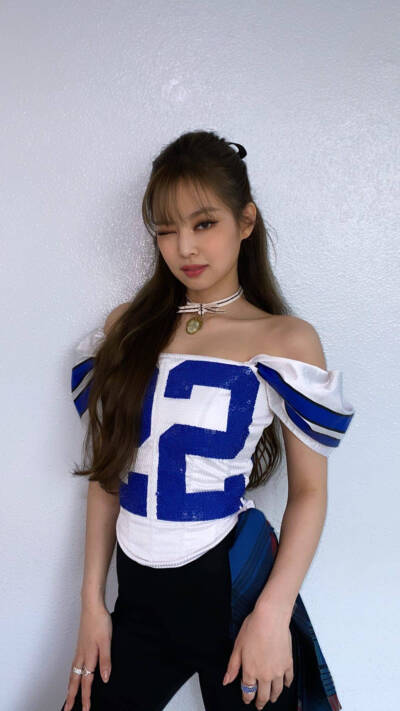 jennie金智妮ins可二改
拿图收专