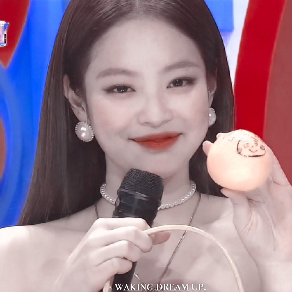  • BlackPink－jennie.
“小妮生日快乐啊，每天都要开心哟.
原截朴安冉.
禁二改/二转标顾芷梦.