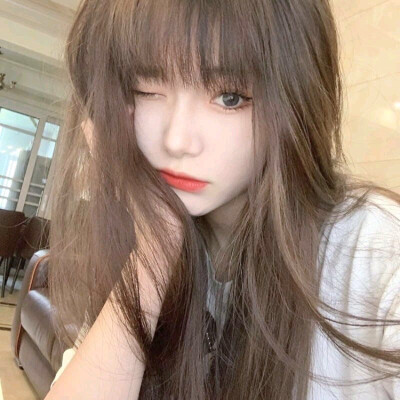 女
