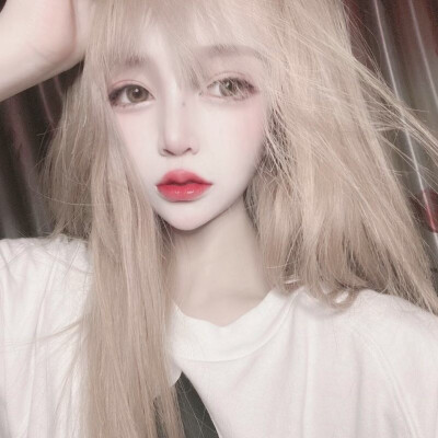 女