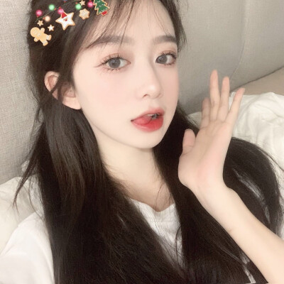 女