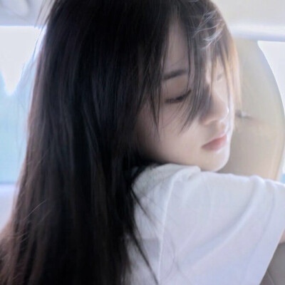 女