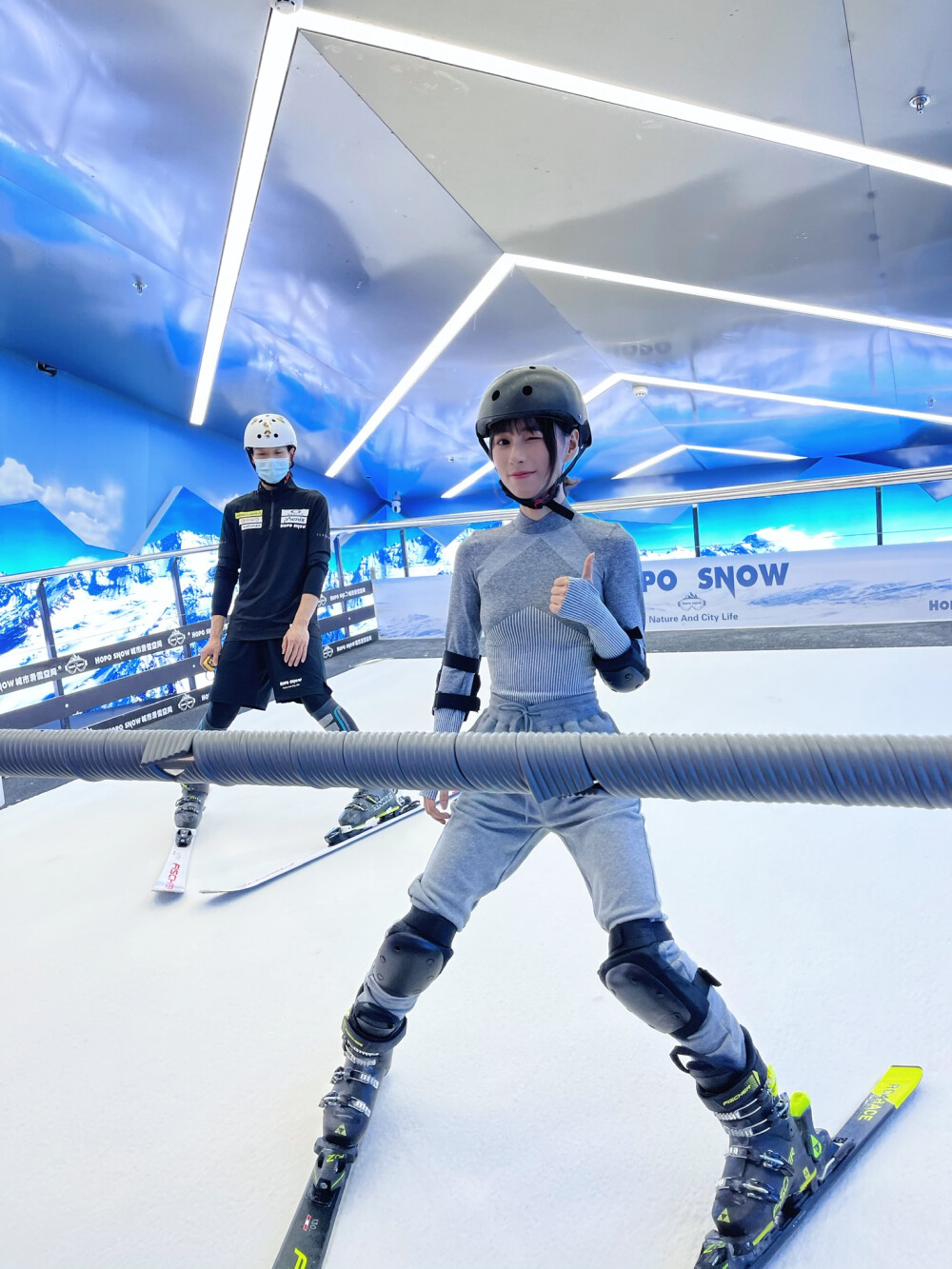 呲溜呲溜滑雪吧