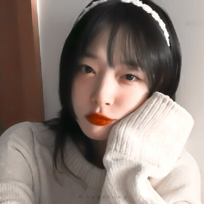 ○● l ▸ 崔雪莉