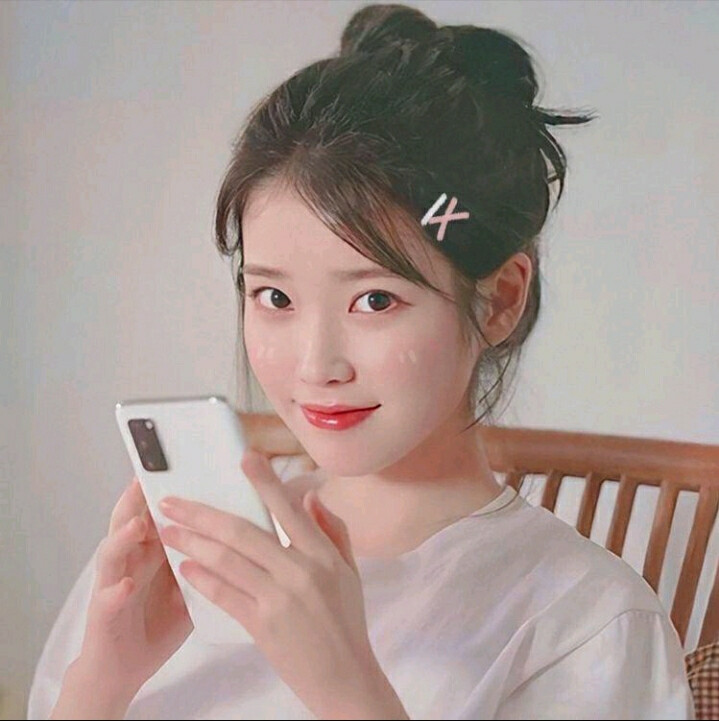 IU