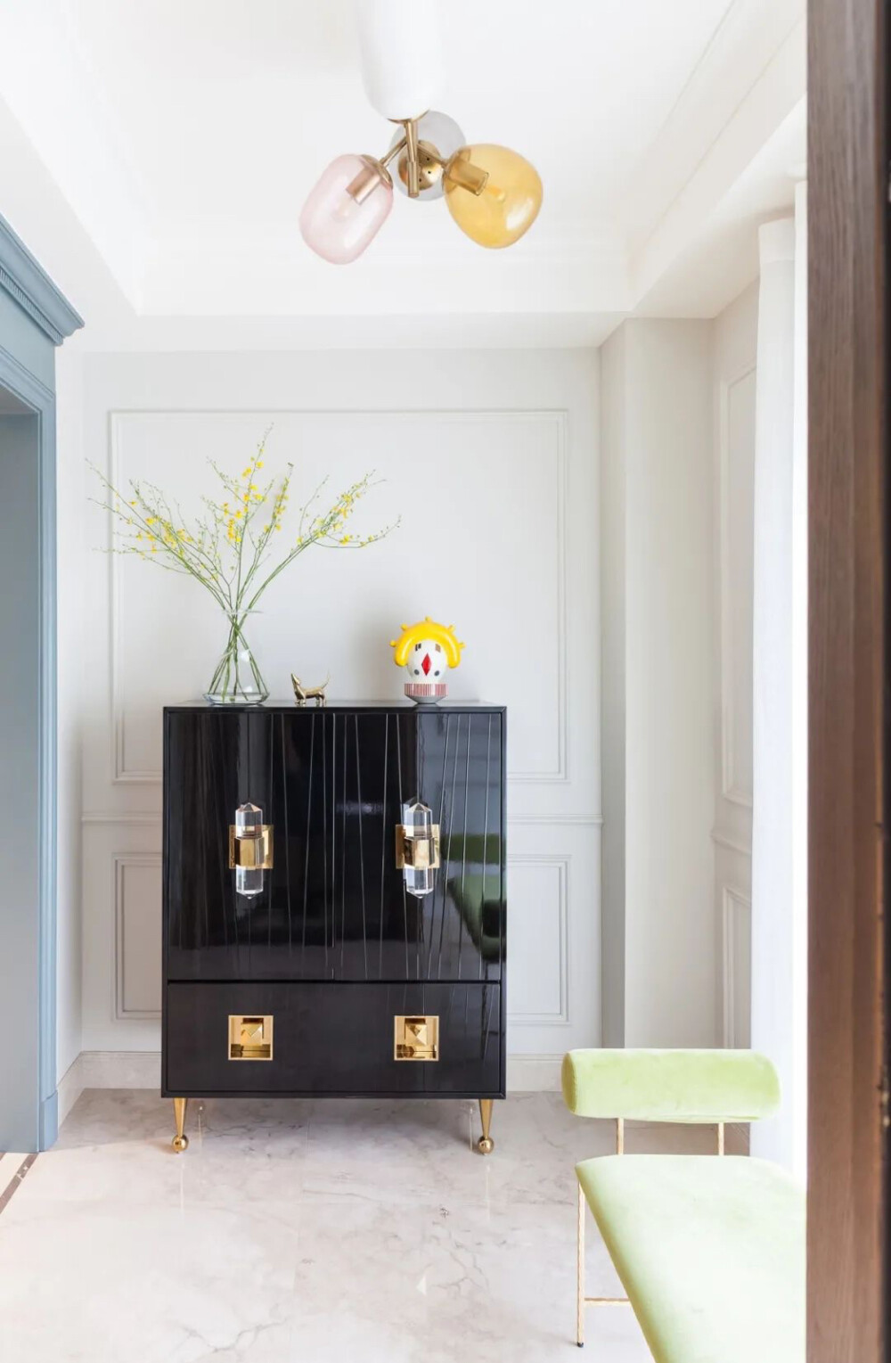 380㎡精装复式改造
以绿灰的主色调加入一些现代感的轻奢元素，汲取美式中温情的部分，摈弃过于厚重怀旧的形体表现，用优雅的现代美式来打造这套复式叠墅。