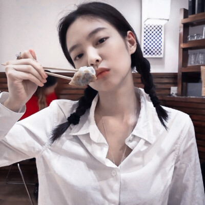 〖KimJennie.〗
©绯厄戾噠.
『请你吃水饺』