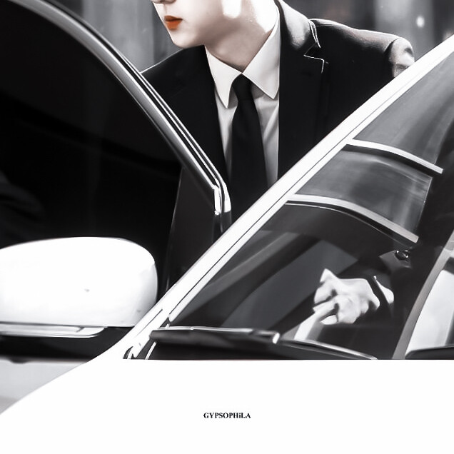 
∥I see the world through○ eyes covered in *ink and bleach#
