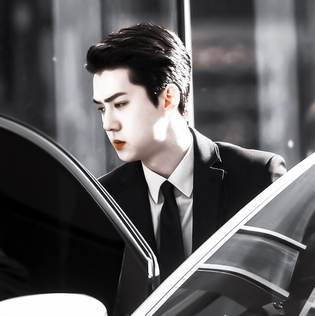 
∥I see the world through○ eyes covered in *ink and bleach#
