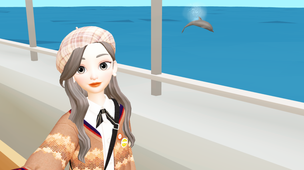海上邮轮hh还看见了海豚~水上滑梯挺好玩的