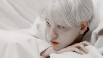 ◎江霖远
《Baek Hyun日记》
"我病了，但是我不想离开她"