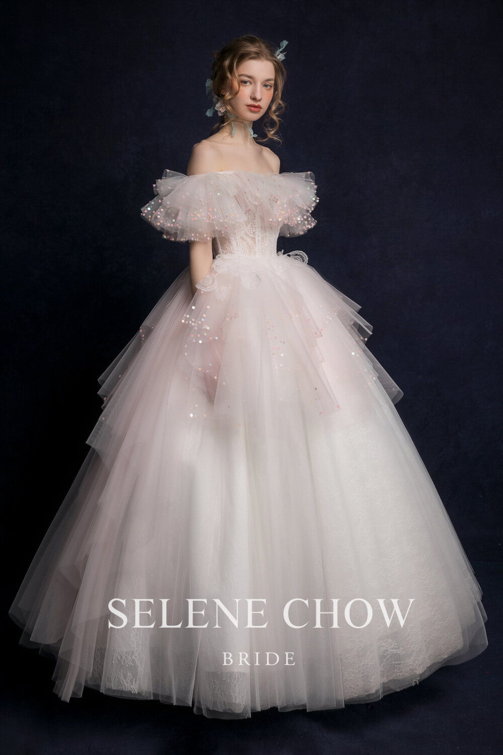 SELENE CHOW 宴会礼服，图源微博cr：@设计师Selene Chow