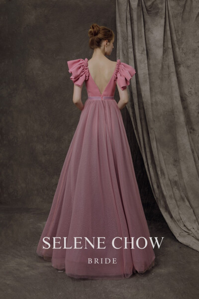 SELENE CHOW 宴会礼服，图源微博cr：@设计师Selene Chow