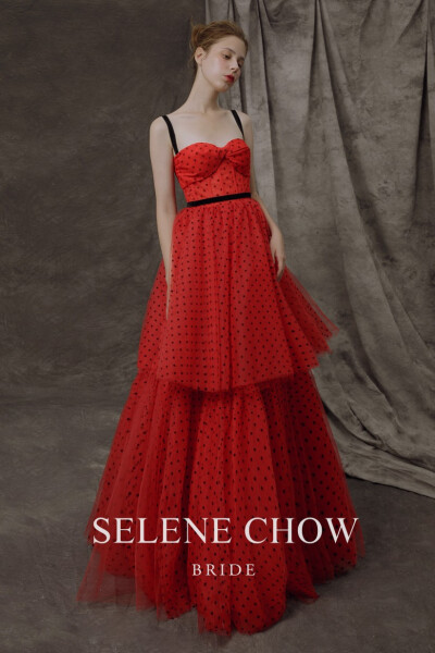 SELENE CHOW 宴会礼服，图源微博cr：@设计师Selene Chow