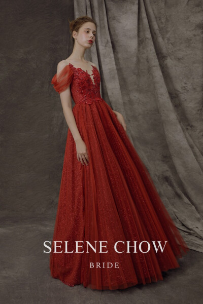 SELENE CHOW 宴会礼服，图源微博cr：@设计师Selene Chow