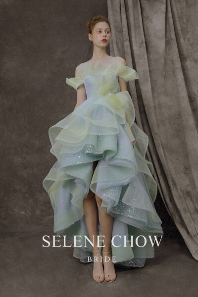 SELENE CHOW 宴会礼服，图源微博cr：@设计师Selene Chow