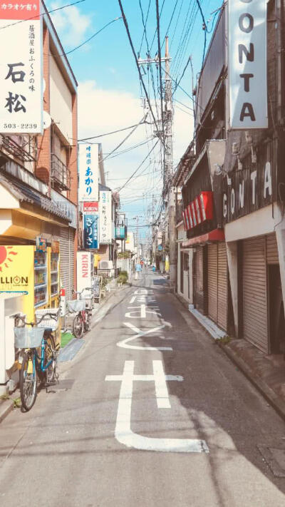 等一个人、还是等一个故事。