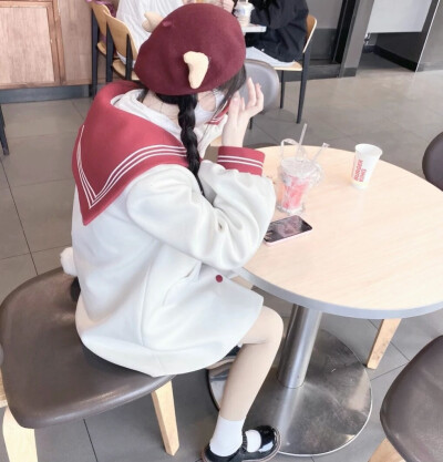 慢也好 步子小也好 是在往前走就行了 ​ ​​​