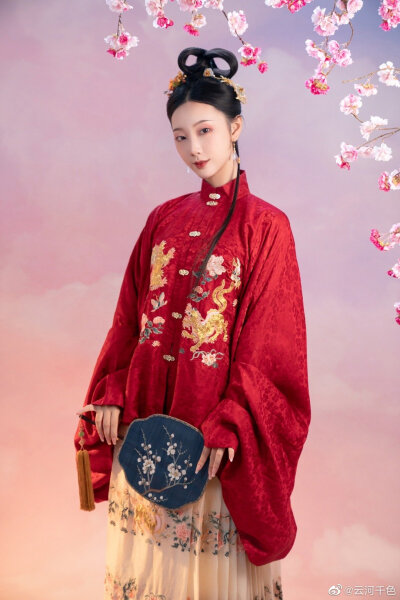 【云河千色】真丝重绉竖领对襟琵琶袖短袄+真丝暗花纱马面裙——六兽兆瑞
