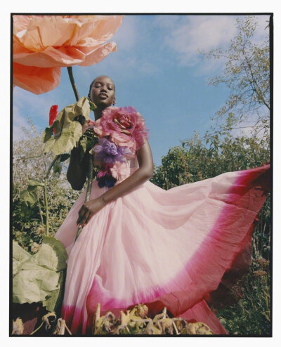 Vogue UK January 2021 明媚春光
模特: Adut Akech
摄影: Nadine Ijewere ​​​