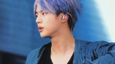 明明說要來的 難不成臭丫頭騙我了。