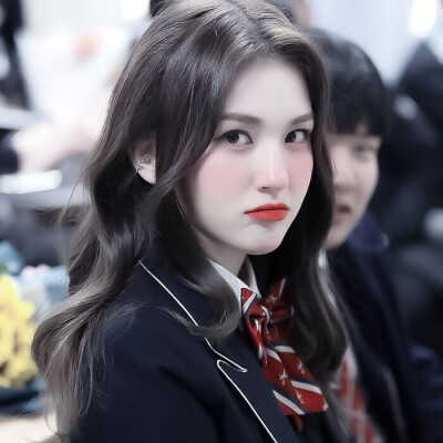 就像凤凰涅槃，没有那堆火，你永远只是一只土鸡。
·somi/林憰