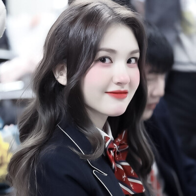 就像凤凰涅槃，没有那堆火，你永远只是一只土鸡。
·somi/林憰