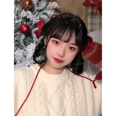有人帮你，是你的幸运；无人帮你，是公正的命运。没有人该为你做什么，因为生命是你自己的，你得为自己负责。