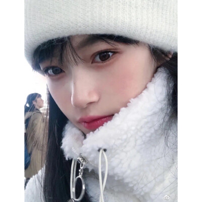 有人帮你，是你的幸运；无人帮你，是公正的命运。没有人该为你做什么，因为生命是你自己的，你得为自己负责。