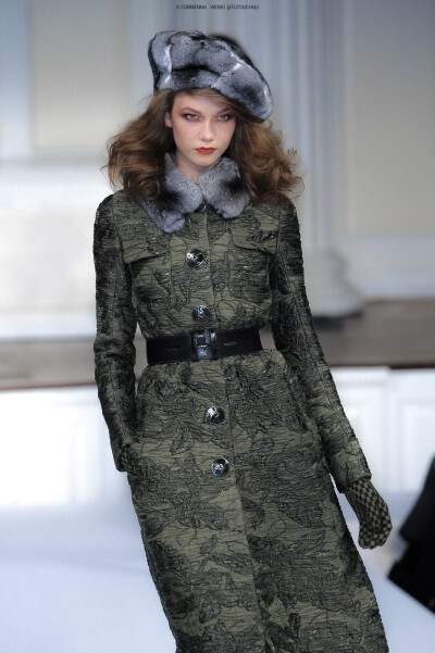 Oscar de la Renta NYC Fall 2010
[weibo@秃头处理]