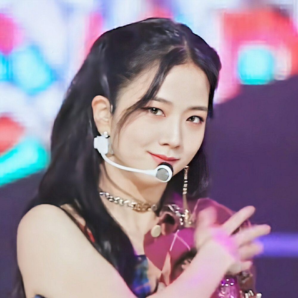 金智秀Jisoo可二改
注明亓官妍。
(舞台真的挺难截的)