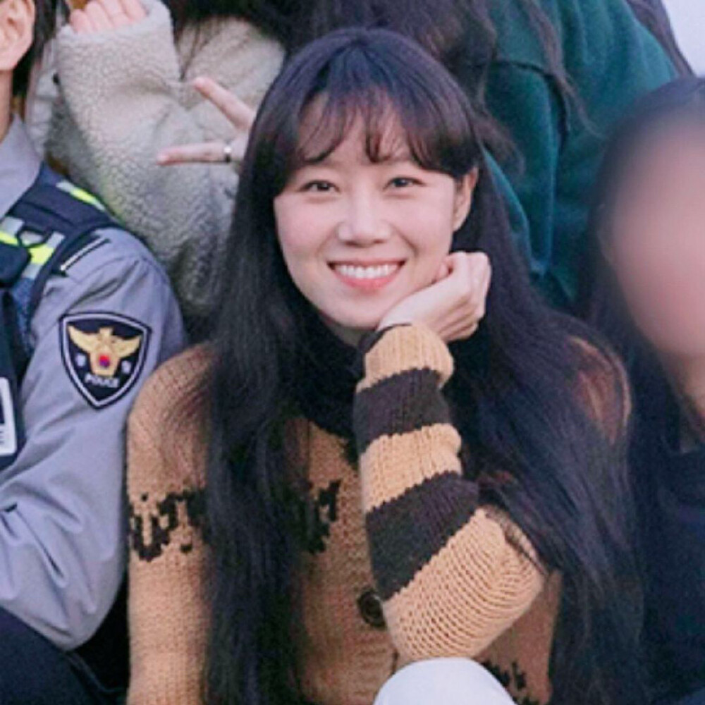 孔晓振 ♥ ♥ ♥
INS：rovvxhyo