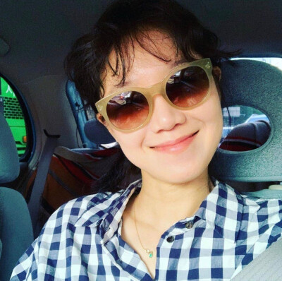 孔晓振 ♥ ♥ ♥
INS：rovvxhyo