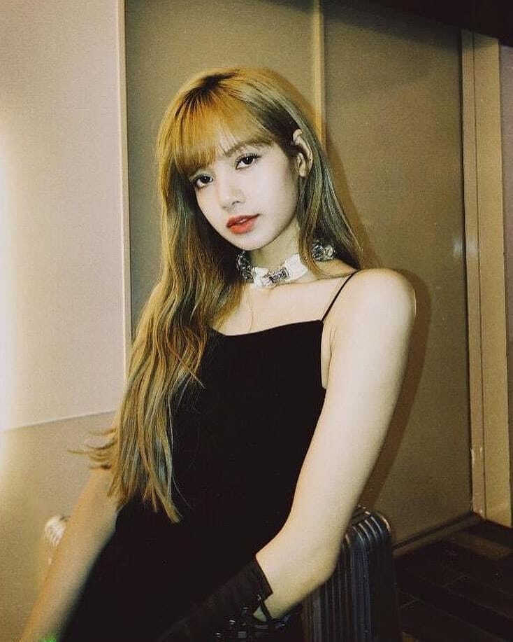 【美女安利】Lisa｜INS：lalalalisa_m
人间芭比｜辣丽萨｜性感｜飒气｜舞台照｜韩国爱豆｜blackpink｜粉墨｜女头｜头像｜手机壁纸｜ins搬运｜发型｜发色｜穿搭｜欧美｜swag