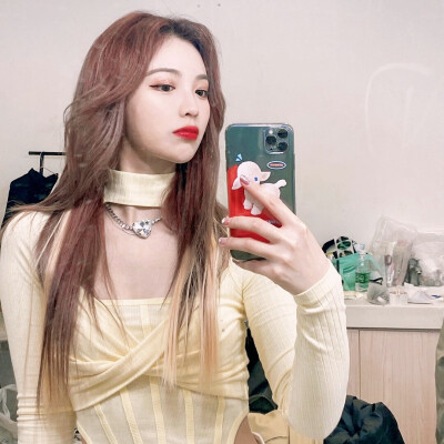 我啊 是出了名的小话唠 如果有一天我不说了 大概我们要渐行渐远了 回到开始了.
许杨玉琢 ©唐笑笑