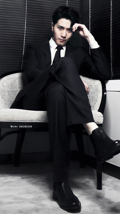 彭冠英
图源微博@JSJJSJJJS
侵权删