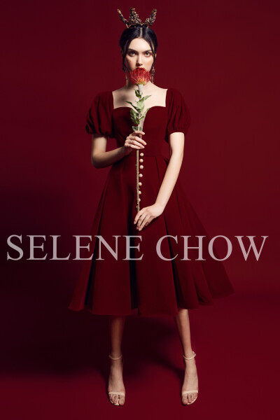 SELENE CHOW 红色系礼服，图源微博cr：@设计师Selene Chow