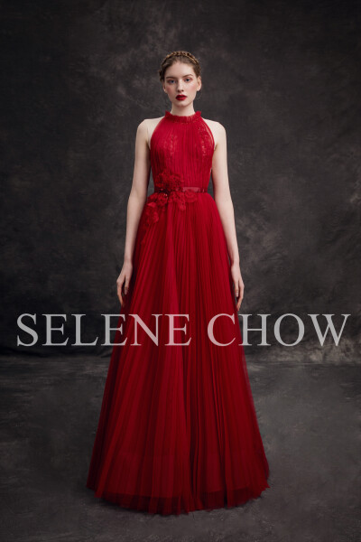 SELENE CHOW 红色系礼服，图源微博cr：@设计师Selene Chow