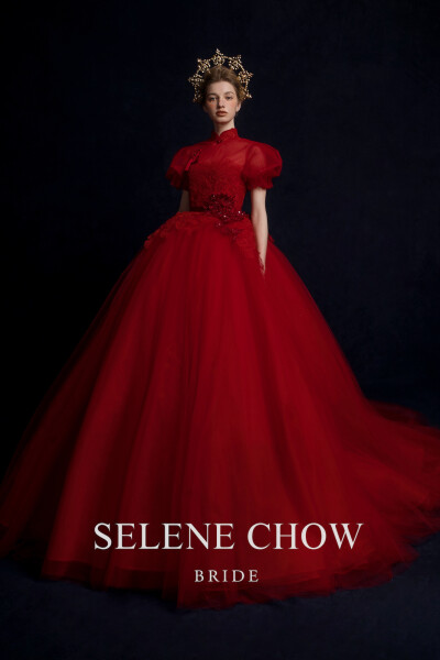 SELENE CHOW 红色系礼服，图源微博cr：@设计师Selene Chow