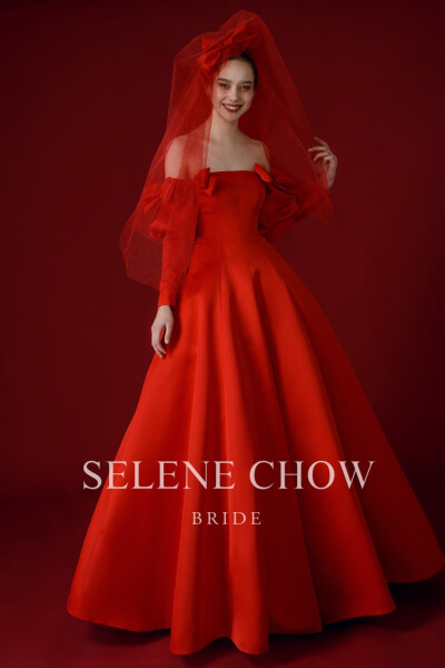 SELENE CHOW 红色系礼服，图源微博cr：@设计师Selene Chow