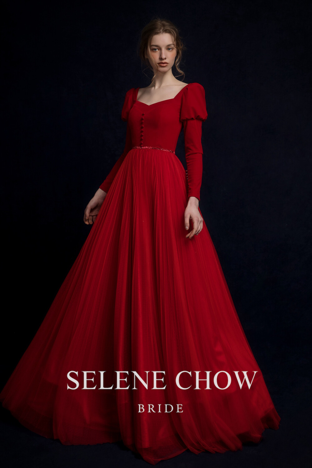 SELENE CHOW 红色系礼服，图源微博cr：@设计师Selene Chow