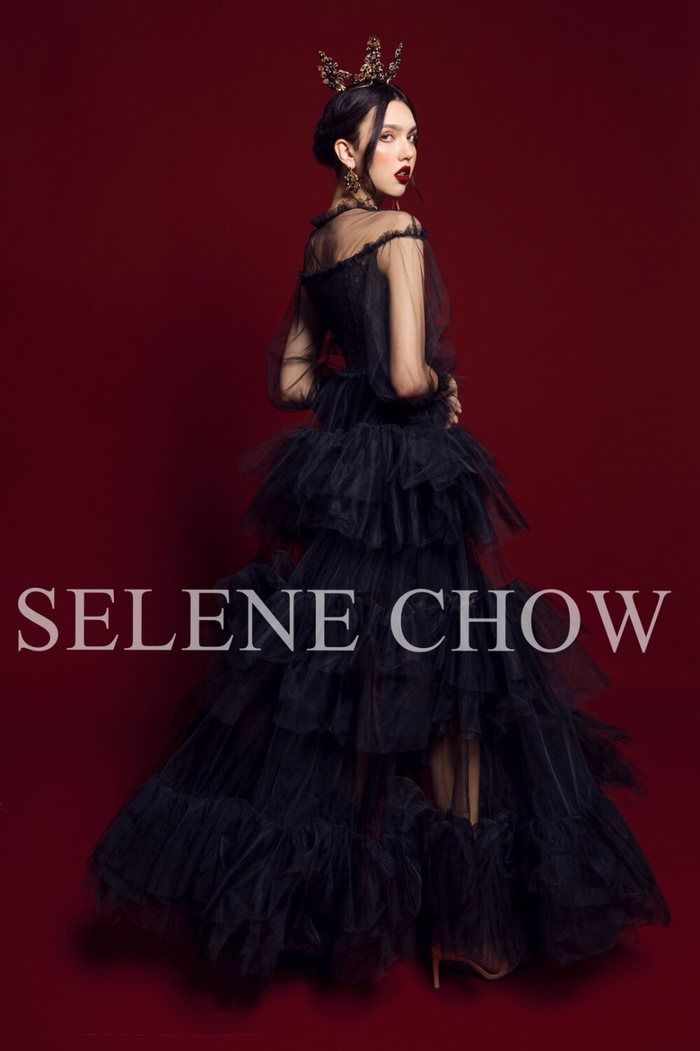 SELENE CHOW 黑色系礼服，图源微博cr：@设计师Selene Chow