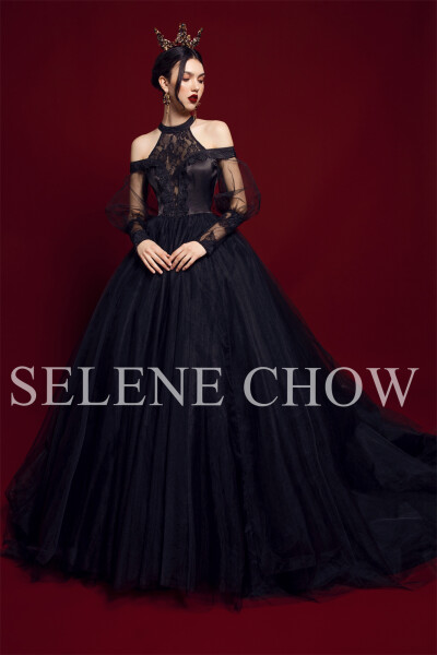 SELENE CHOW 黑色系礼服，图源微博cr：@设计师Selene Chow