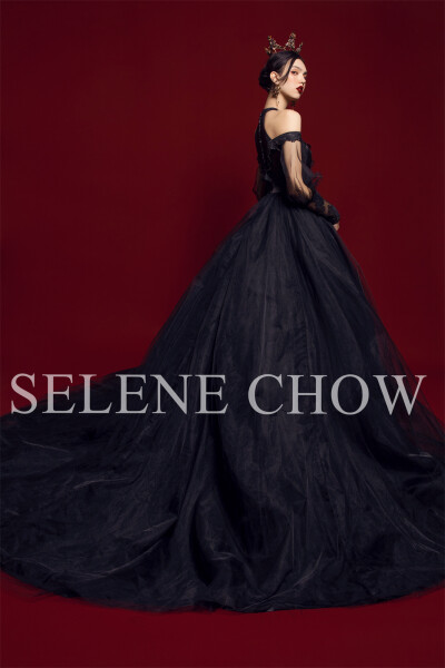 SELENE CHOW 黑色系礼服，图源微博cr：@设计师Selene Chow