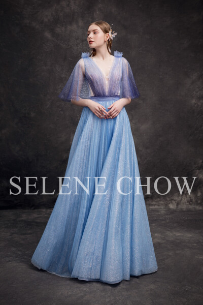 SELENE CHOW 蓝色系礼服，图源微博cr：@设计师Selene Chow